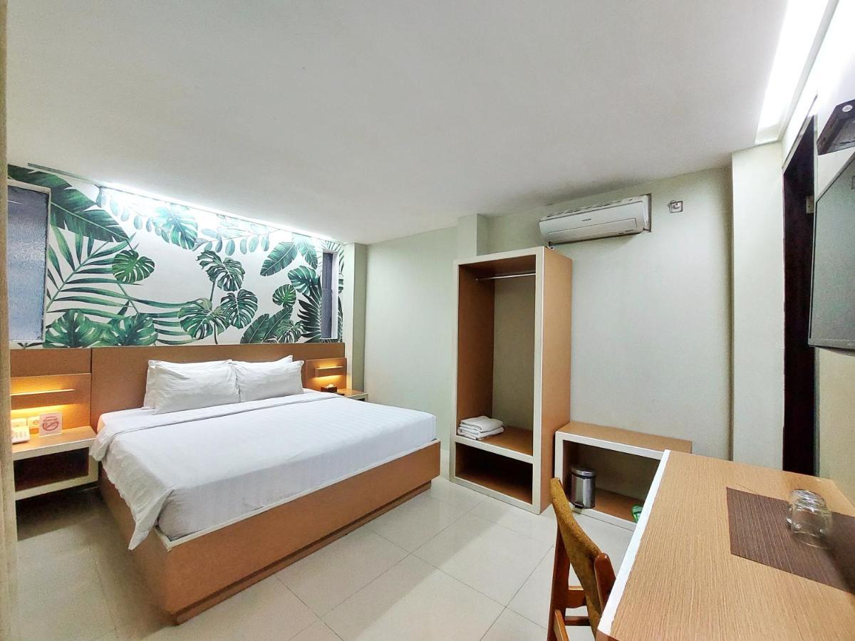 Shinta Guesthouse Malang Esterno foto