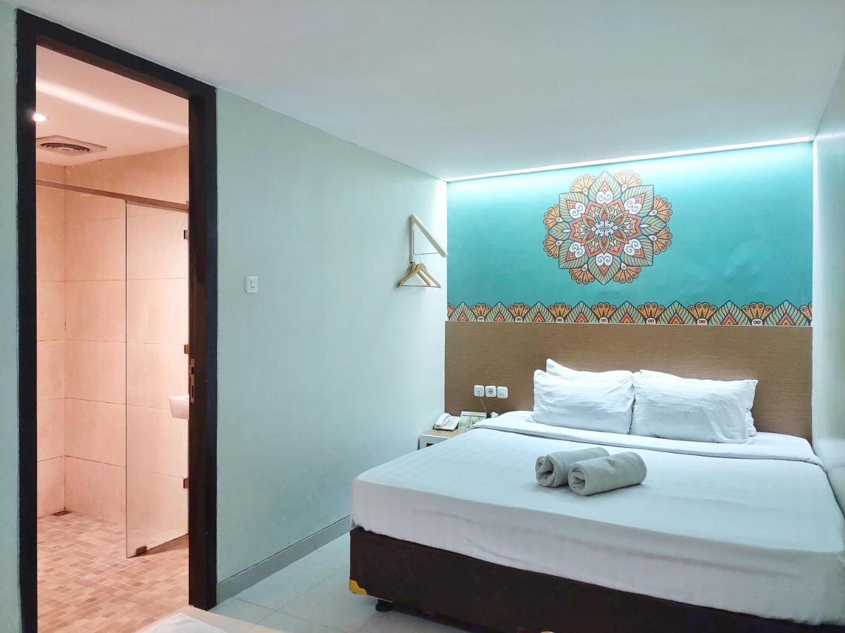 Shinta Guesthouse Malang Esterno foto